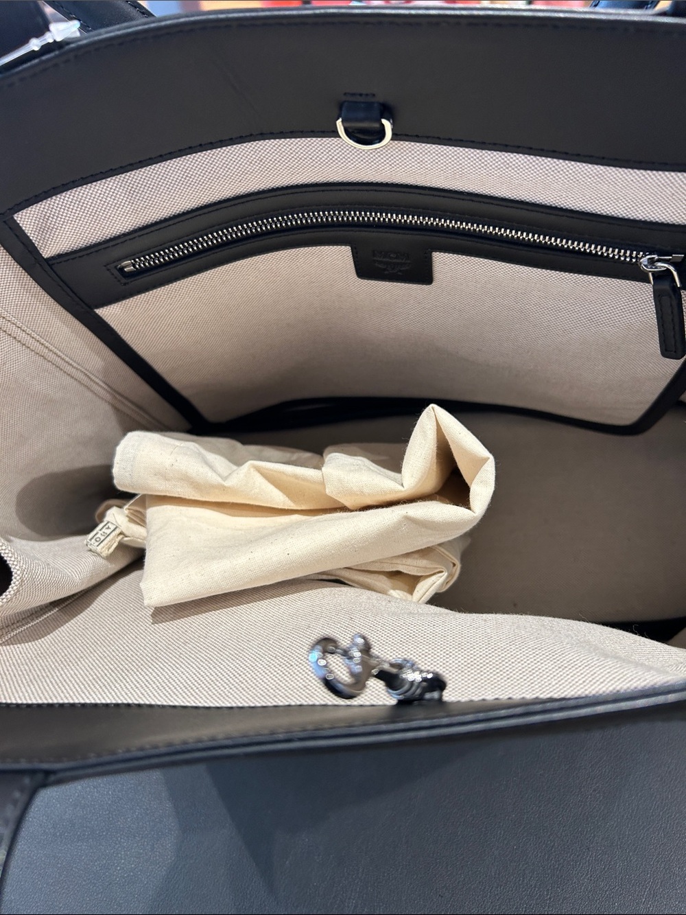 MCM Black Leather - Tote - Picture 3 of 8